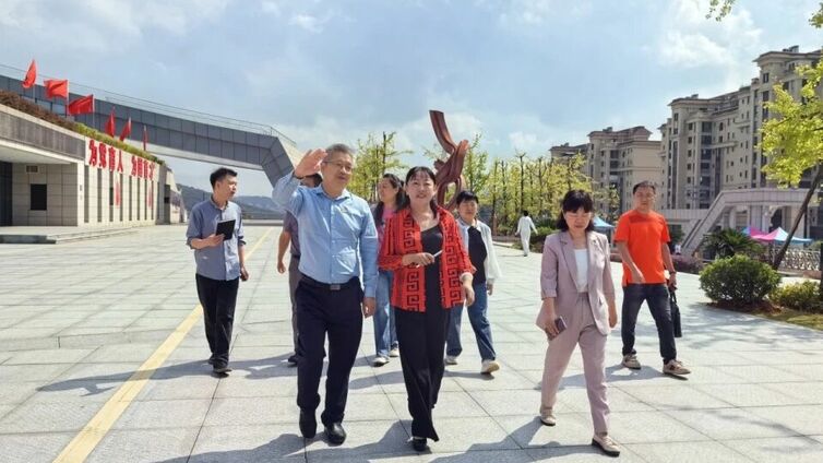 社区学校丨清镇市政协专题调研社区教育 经贸中专启幕全民终身学习活动周
